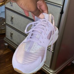 Nike Huarache Women’s 7.5